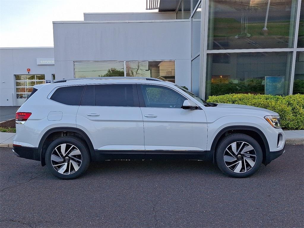 new 2025 Volkswagen Atlas car, priced at $49,060