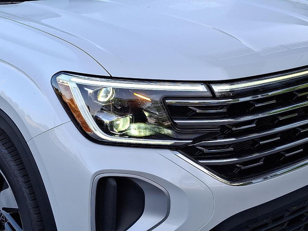 new 2025 Volkswagen Atlas car, priced at $53,166