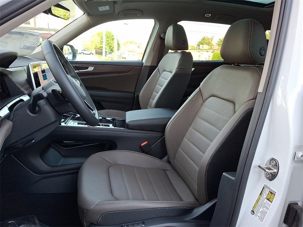 new 2025 Volkswagen Atlas car, priced at $49,060