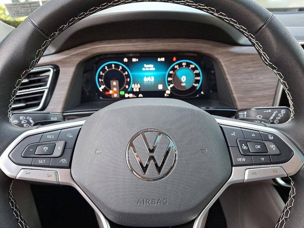 new 2025 Volkswagen Atlas car, priced at $44,224
