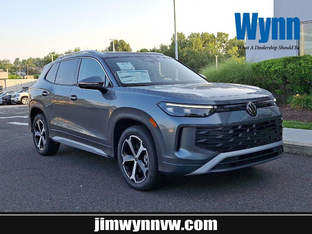 new 2025 Volkswagen Tiguan car, priced at $37,333