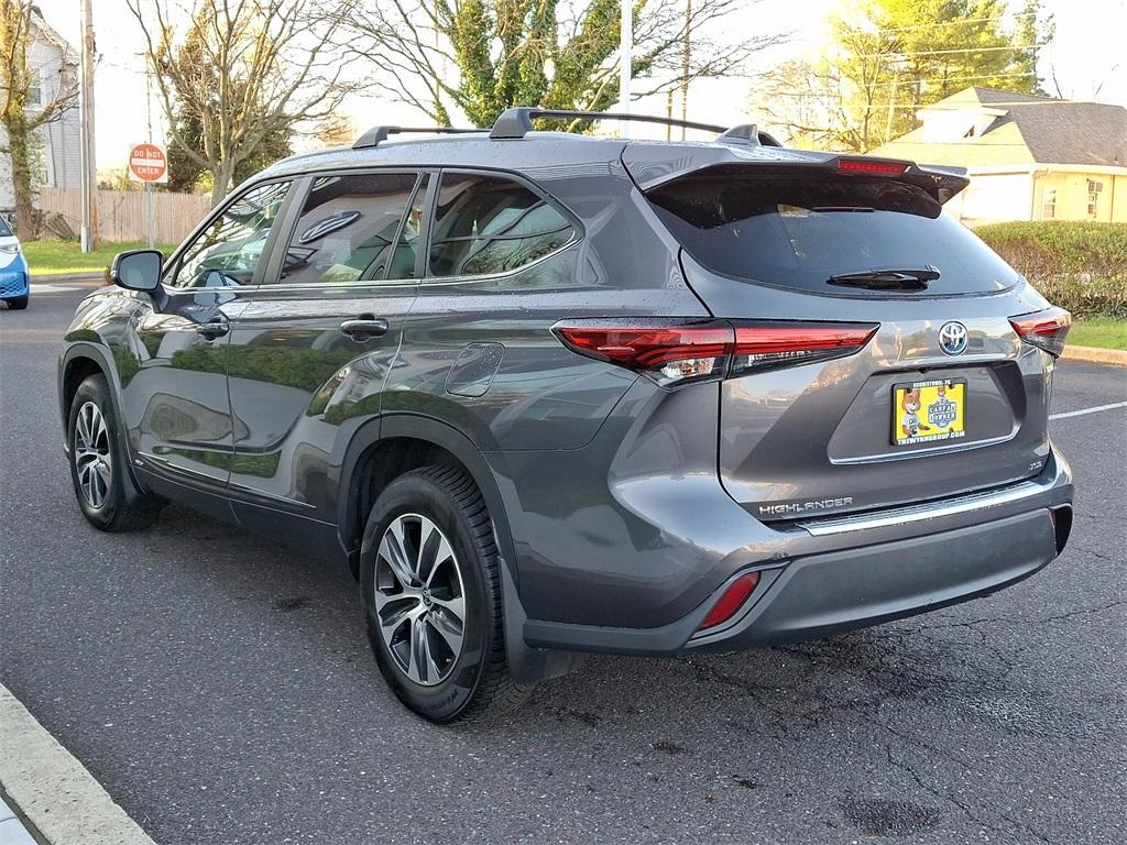 used 2023 Toyota Highlander Hybrid car, priced at $40,690