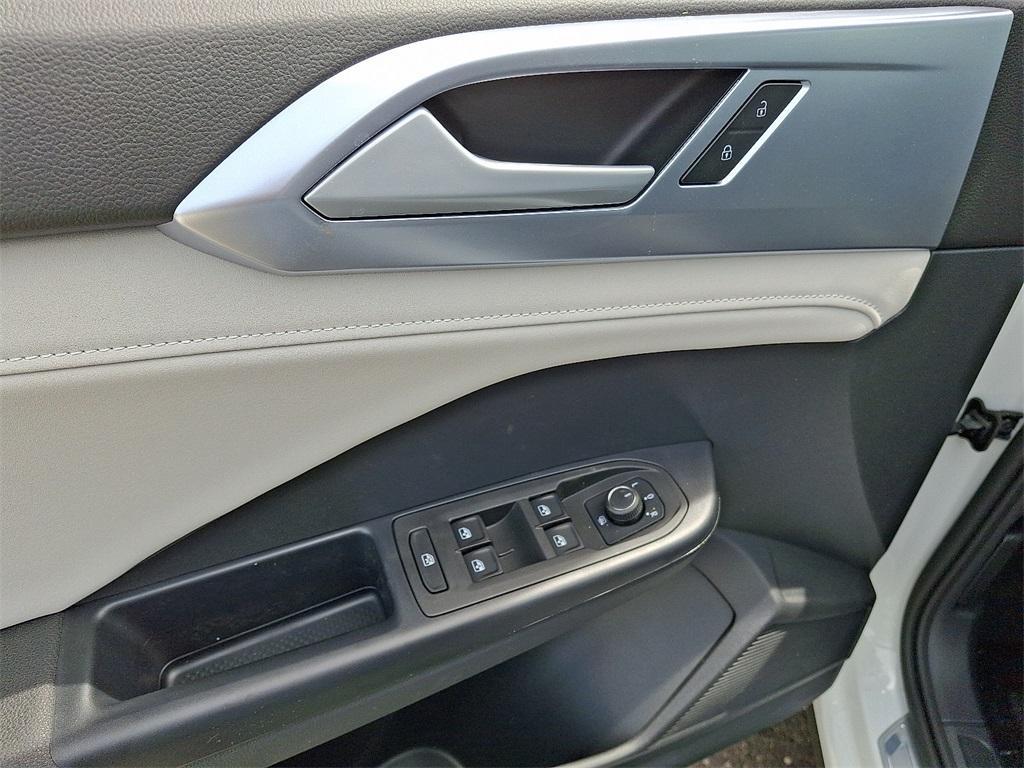 new 2025 Volkswagen Taos car, priced at $30,306