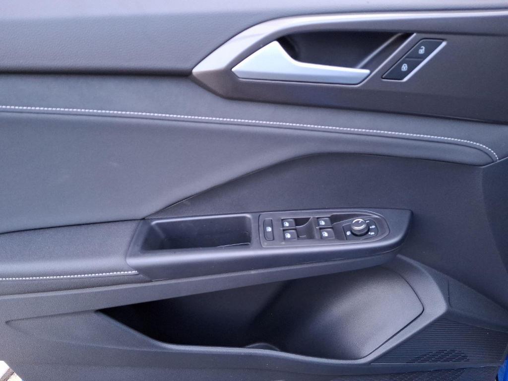 new 2025 Volkswagen Taos car, priced at $33,862