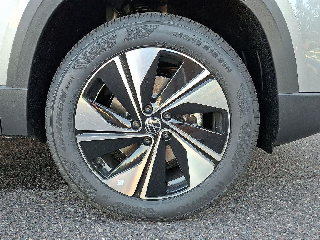 new 2025 Volkswagen Taos car, priced at $32,921