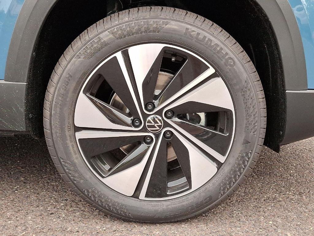 new 2025 Volkswagen Taos car, priced at $32,088