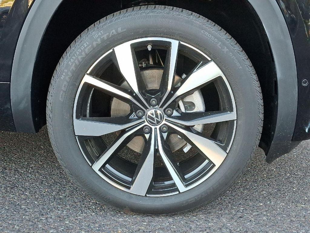 new 2025 Volkswagen Atlas Cross Sport car, priced at $50,509