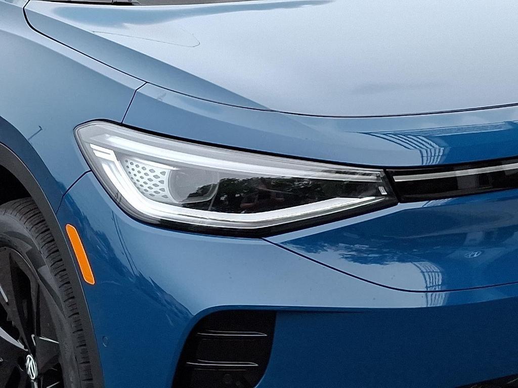 new 2025 Volkswagen ID.4 car, priced at $51,429