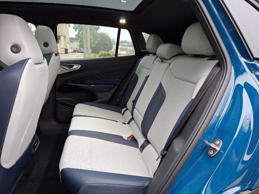 new 2025 Volkswagen ID.4 car, priced at $51,429