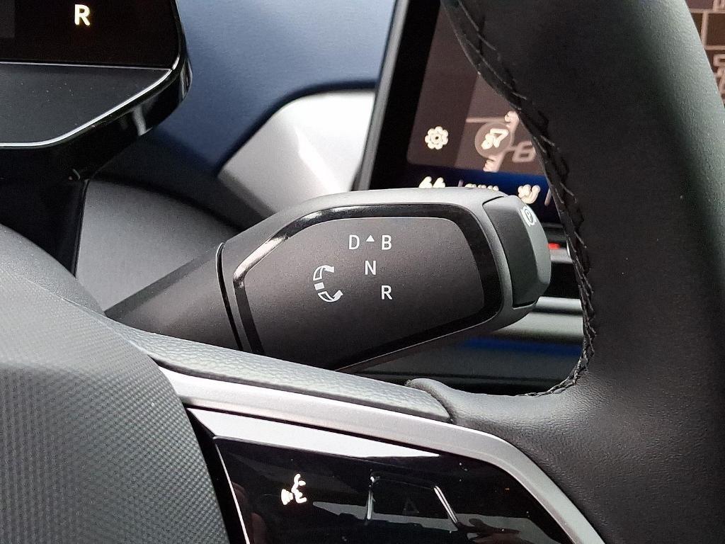 new 2025 Volkswagen ID.4 car, priced at $51,429