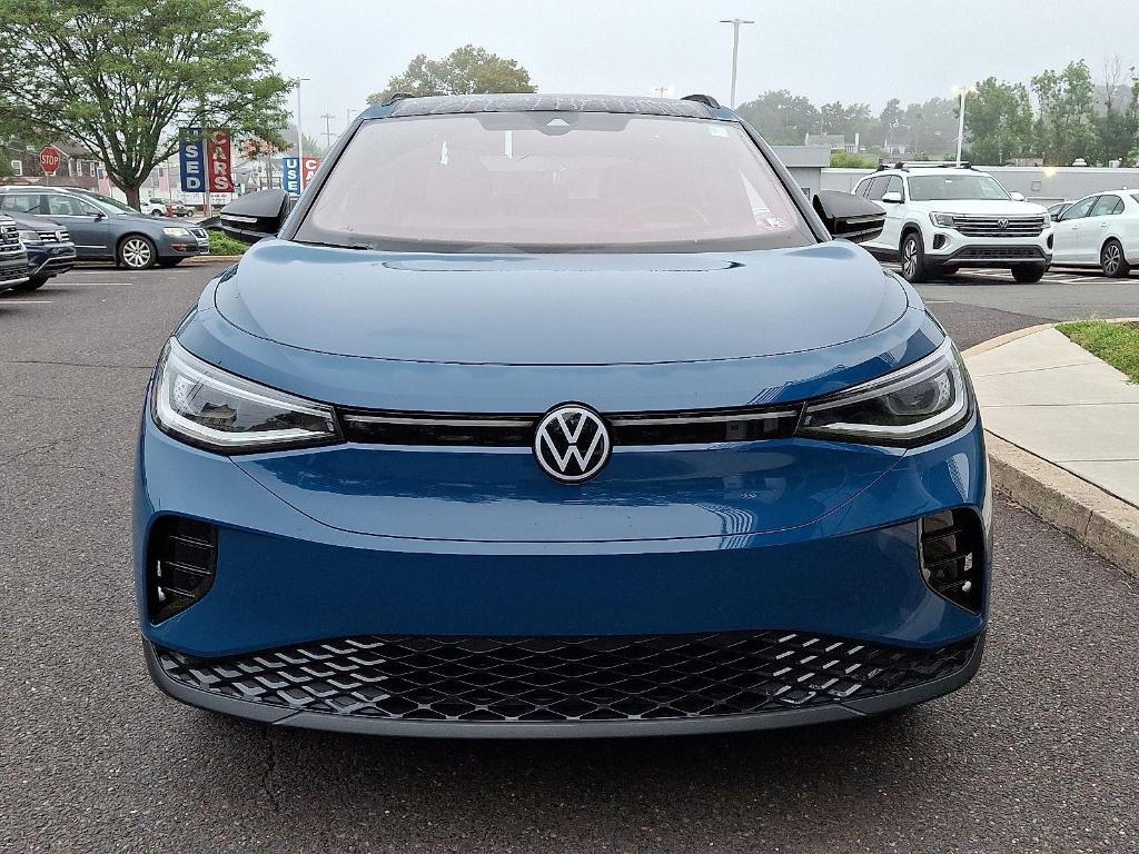 new 2025 Volkswagen ID.4 car, priced at $51,429