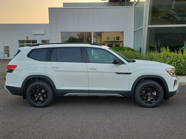 new 2024 Volkswagen Atlas car, priced at $44,024