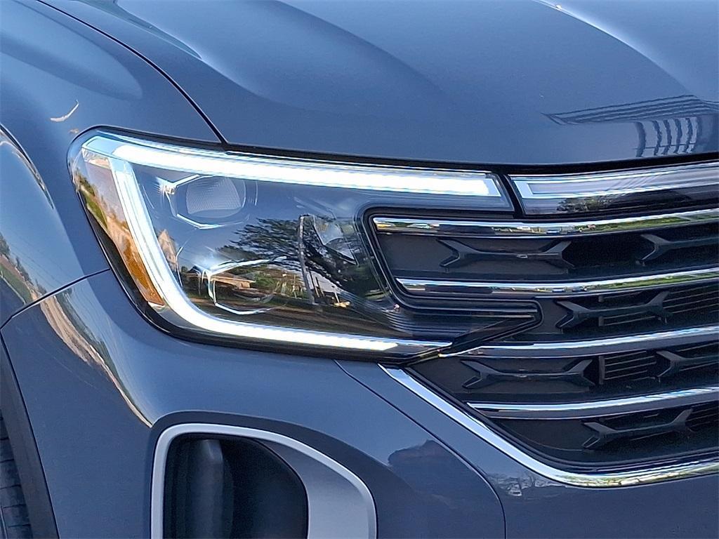 new 2025 Volkswagen Atlas car, priced at $43,703