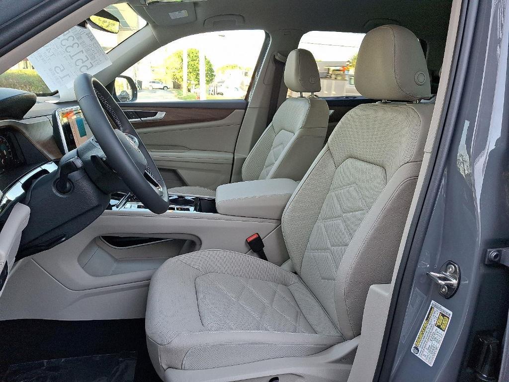 new 2025 Volkswagen Atlas car, priced at $47,425
