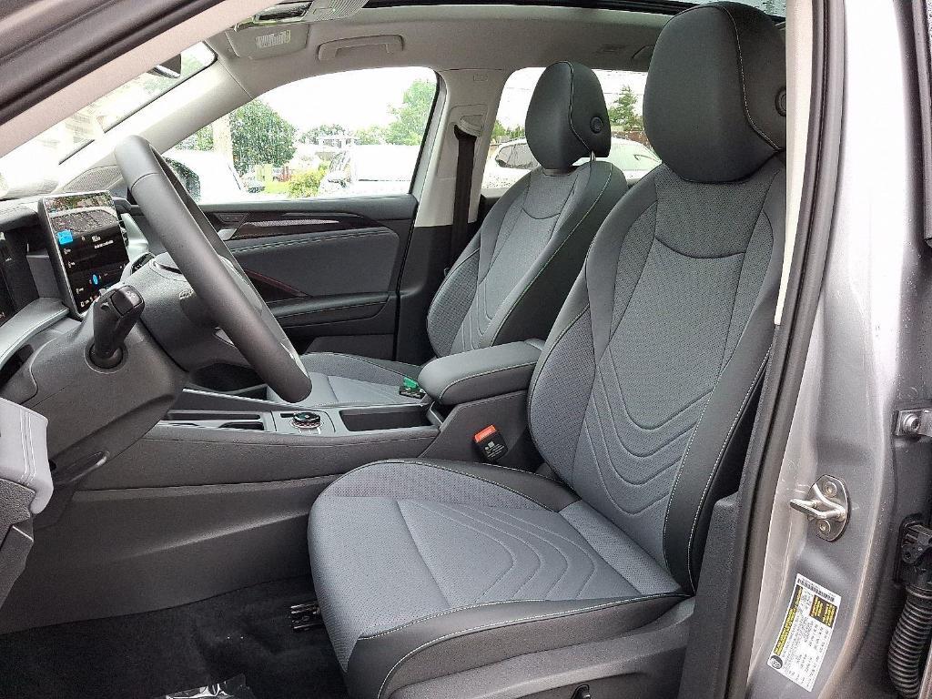 new 2025 Volkswagen Tiguan car, priced at $36,826