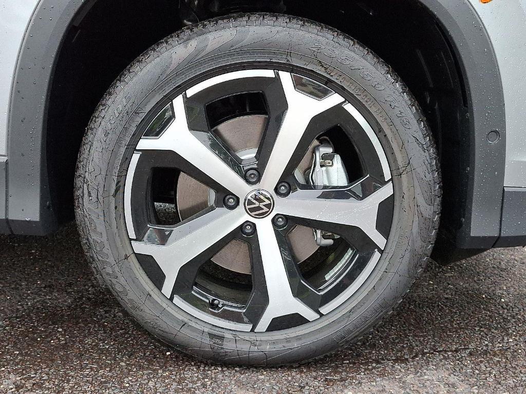 new 2025 Volkswagen Tiguan car, priced at $36,826