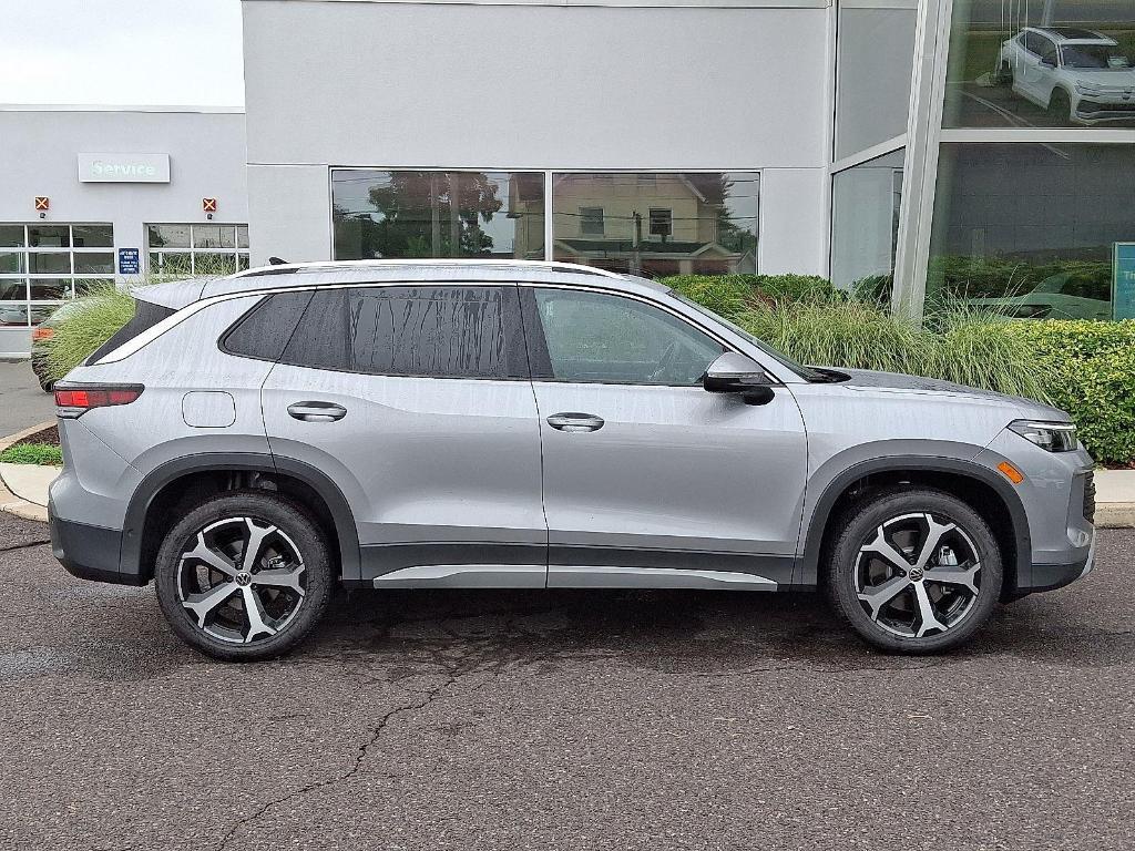 new 2025 Volkswagen Tiguan car, priced at $36,826