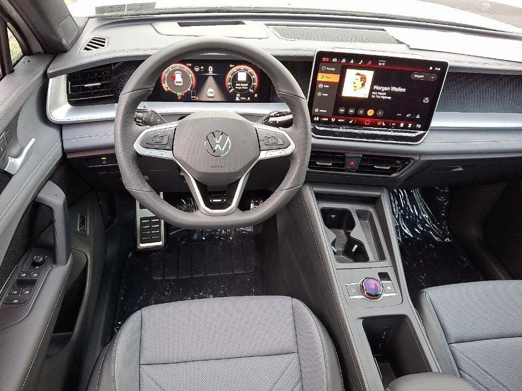 new 2025 Volkswagen Tiguan car, priced at $38,826