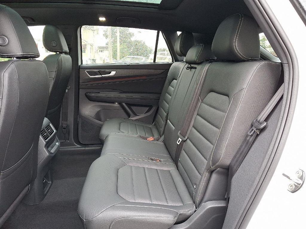new 2025 Volkswagen Atlas Cross Sport car, priced at $47,917