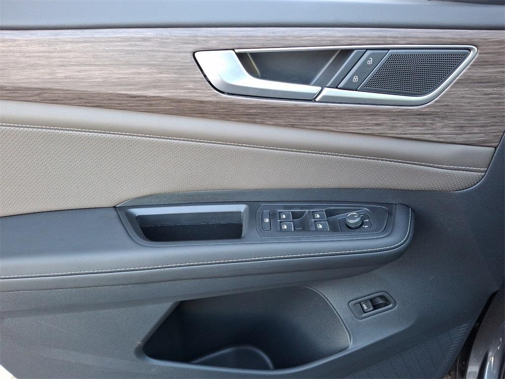 new 2025 Volkswagen Atlas car, priced at $47,706