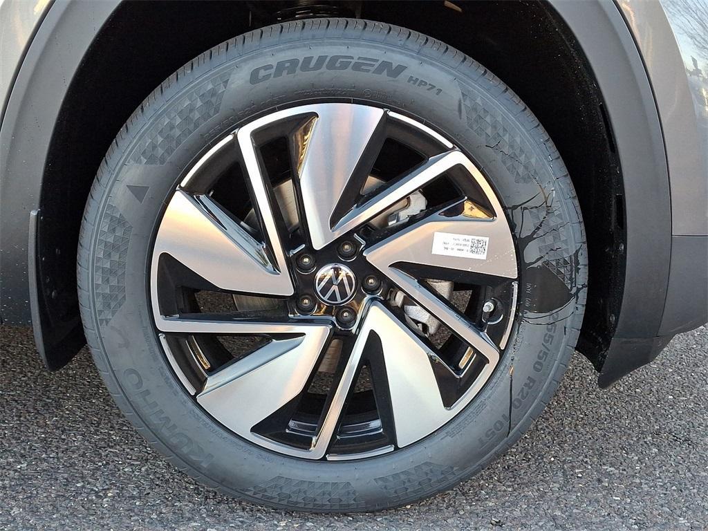new 2025 Volkswagen Atlas car, priced at $47,706