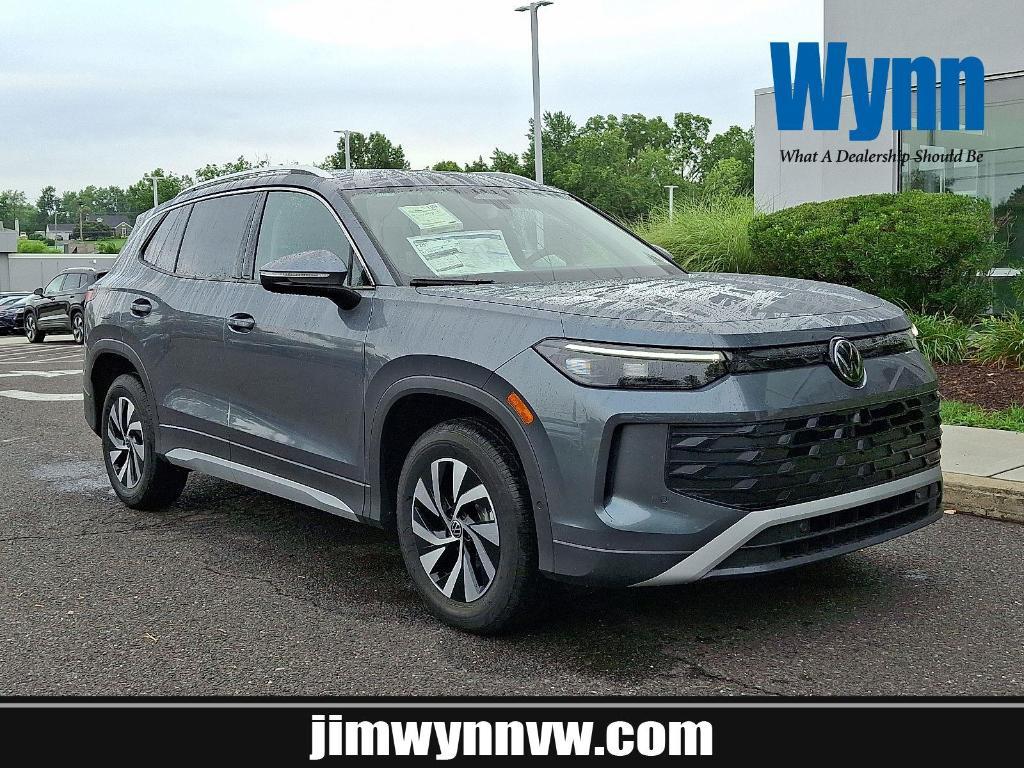 new 2025 Volkswagen Tiguan car, priced at $33,333