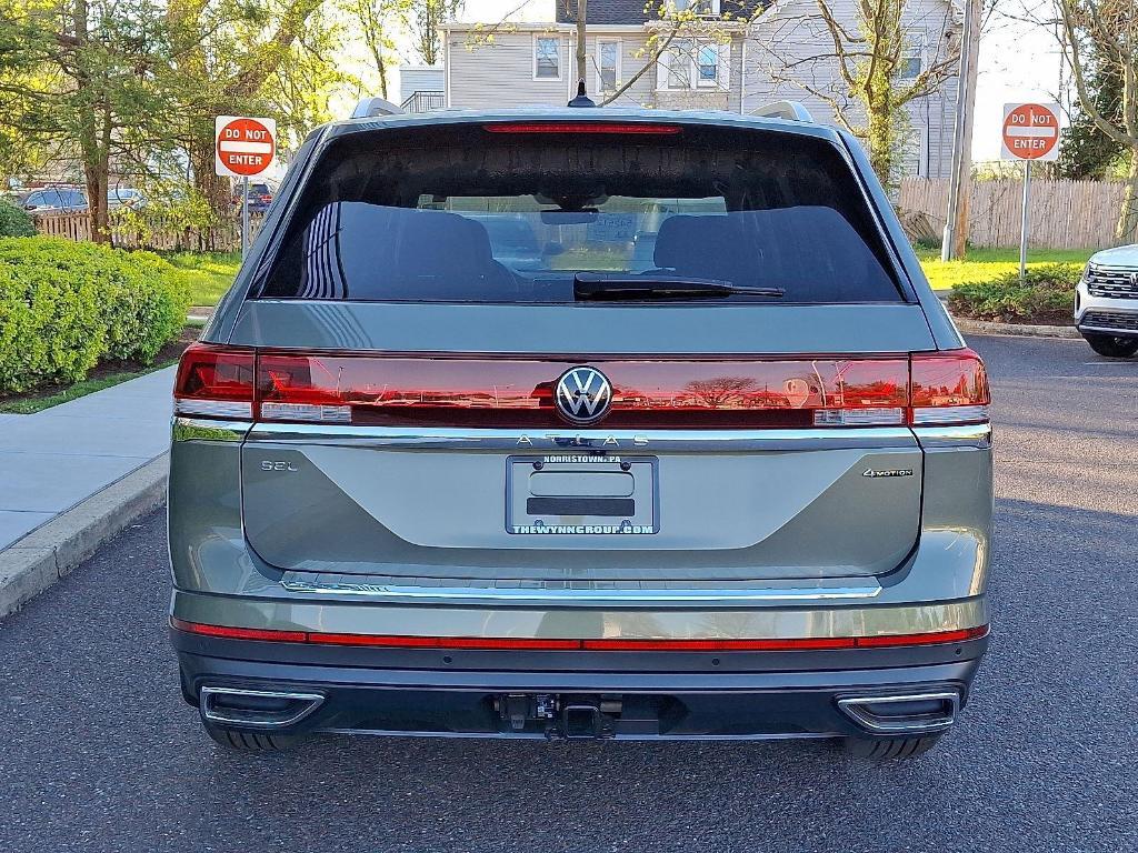 new 2025 Volkswagen Atlas car, priced at $52,185