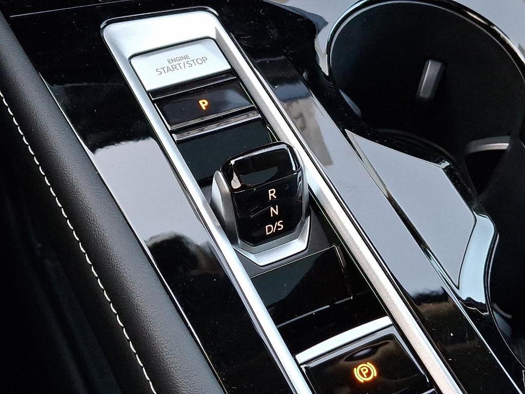 new 2025 Volkswagen Atlas car, priced at $52,185