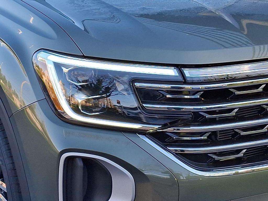 new 2025 Volkswagen Atlas car, priced at $52,185