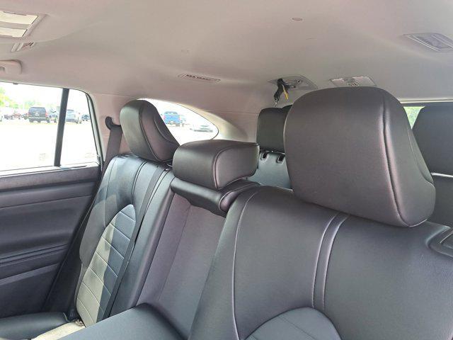 used 2023 Toyota Highlander car, priced at $40,395
