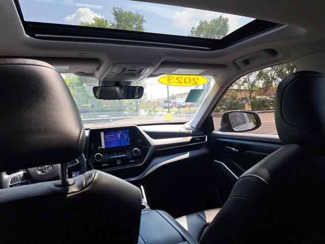 used 2023 Toyota Highlander car, priced at $40,395