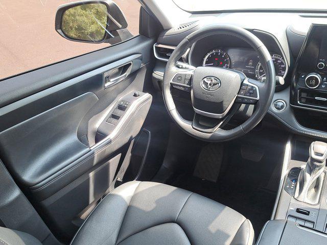 used 2023 Toyota Highlander car, priced at $40,395