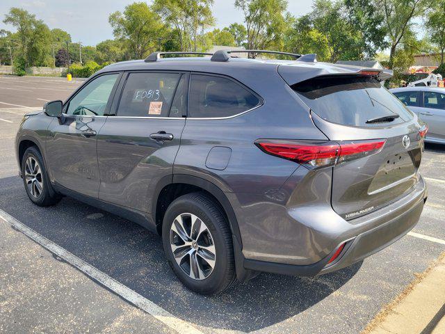 used 2022 Toyota Highlander car, priced at $34,995