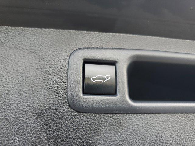 used 2022 Toyota Highlander car, priced at $35,395