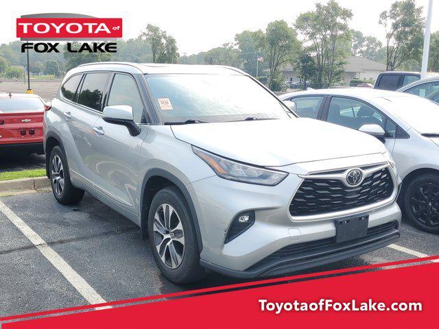 used 2020 Toyota Highlander car, priced at $30,498