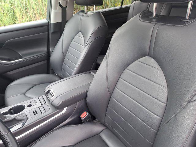 used 2020 Toyota Highlander car, priced at $28,195