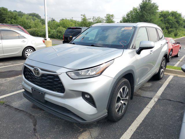 used 2020 Toyota Highlander car, priced at $30,498