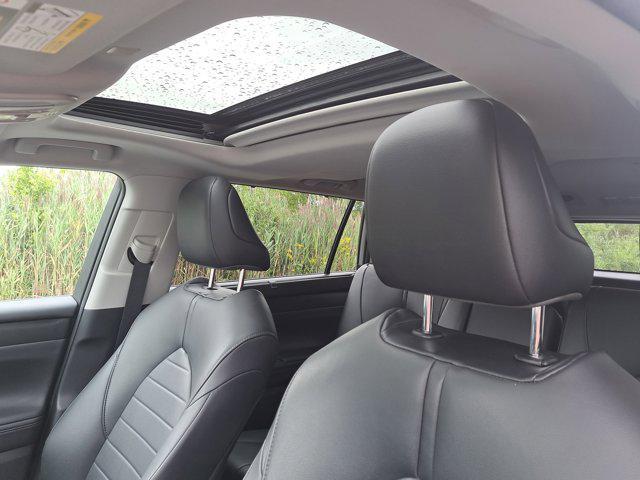 used 2020 Toyota Highlander car, priced at $28,195