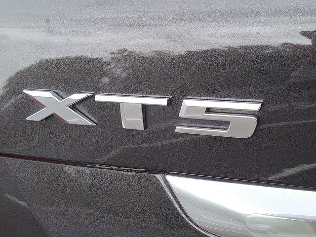 used 2018 Cadillac XT5 car, priced at $19,180