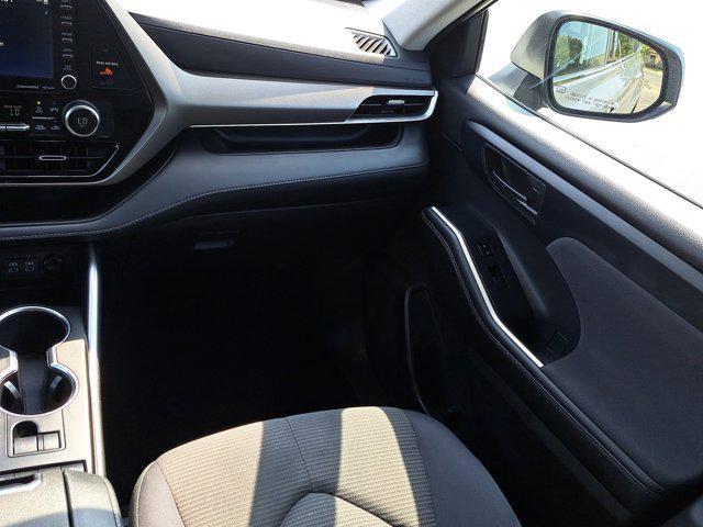 used 2022 Toyota Highlander car, priced at $30,995