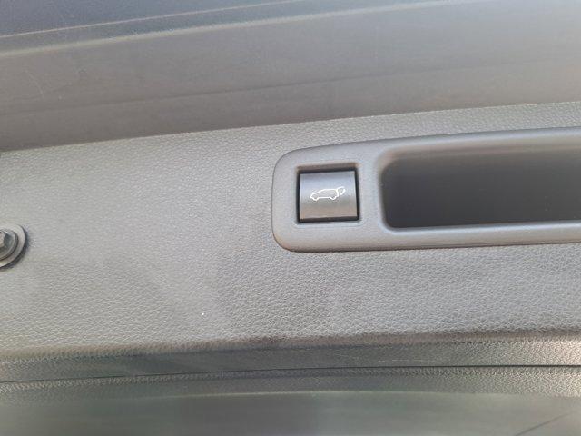 used 2022 Toyota Highlander car, priced at $30,995