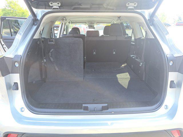 used 2022 Toyota Highlander car, priced at $30,995