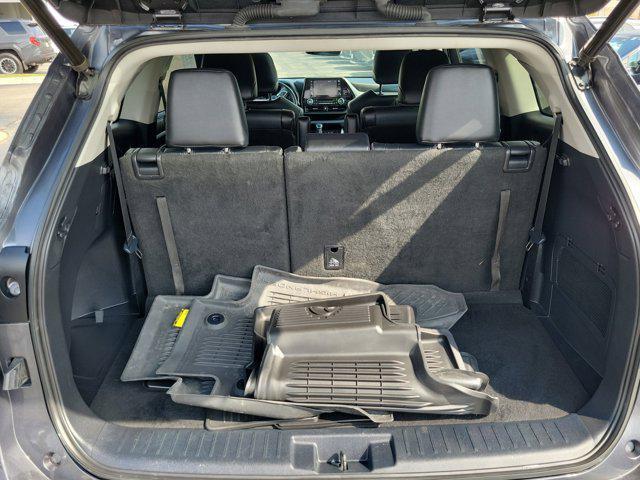 used 2021 Toyota Highlander car, priced at $33,151