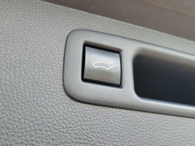 used 2021 Toyota Highlander car, priced at $33,151