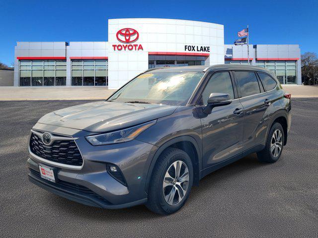 used 2021 Toyota Highlander car, priced at $33,151