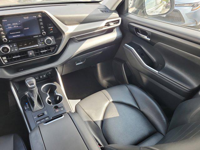 used 2021 Toyota Highlander car, priced at $33,151