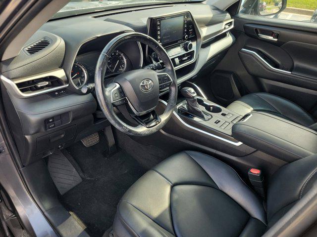 used 2021 Toyota Highlander car, priced at $33,151