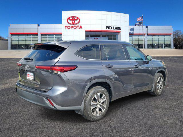used 2021 Toyota Highlander car, priced at $33,151