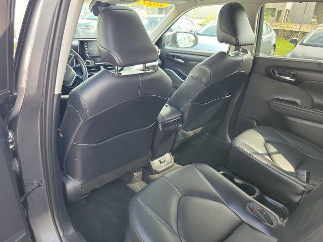 used 2021 Toyota Highlander car, priced at $33,151