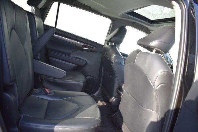 used 2022 Toyota Highlander car, priced at $36,434